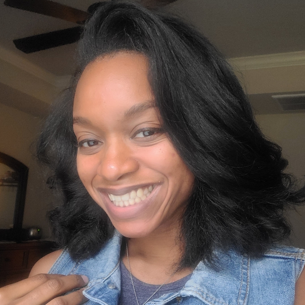 Meet your Posher, Monique